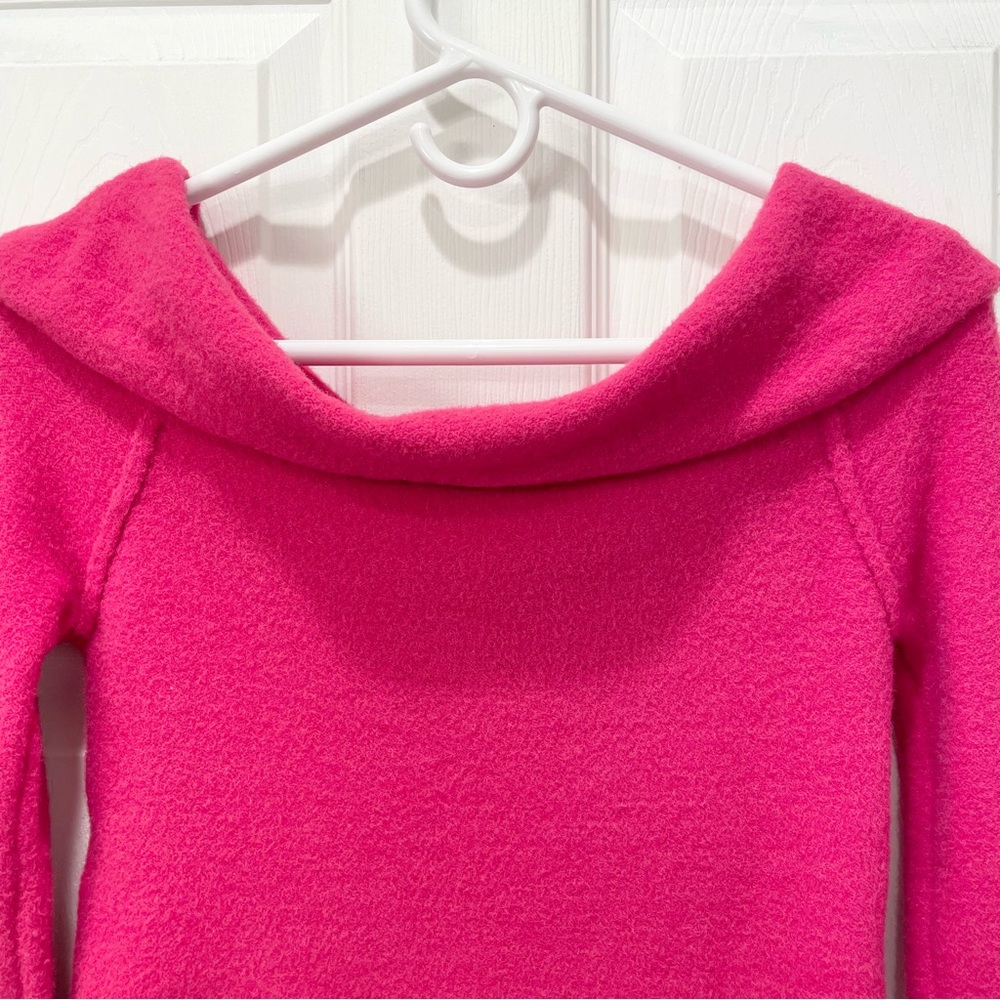 Free People πΊ Off The Shoulder Sweater - Picture 3 of 13